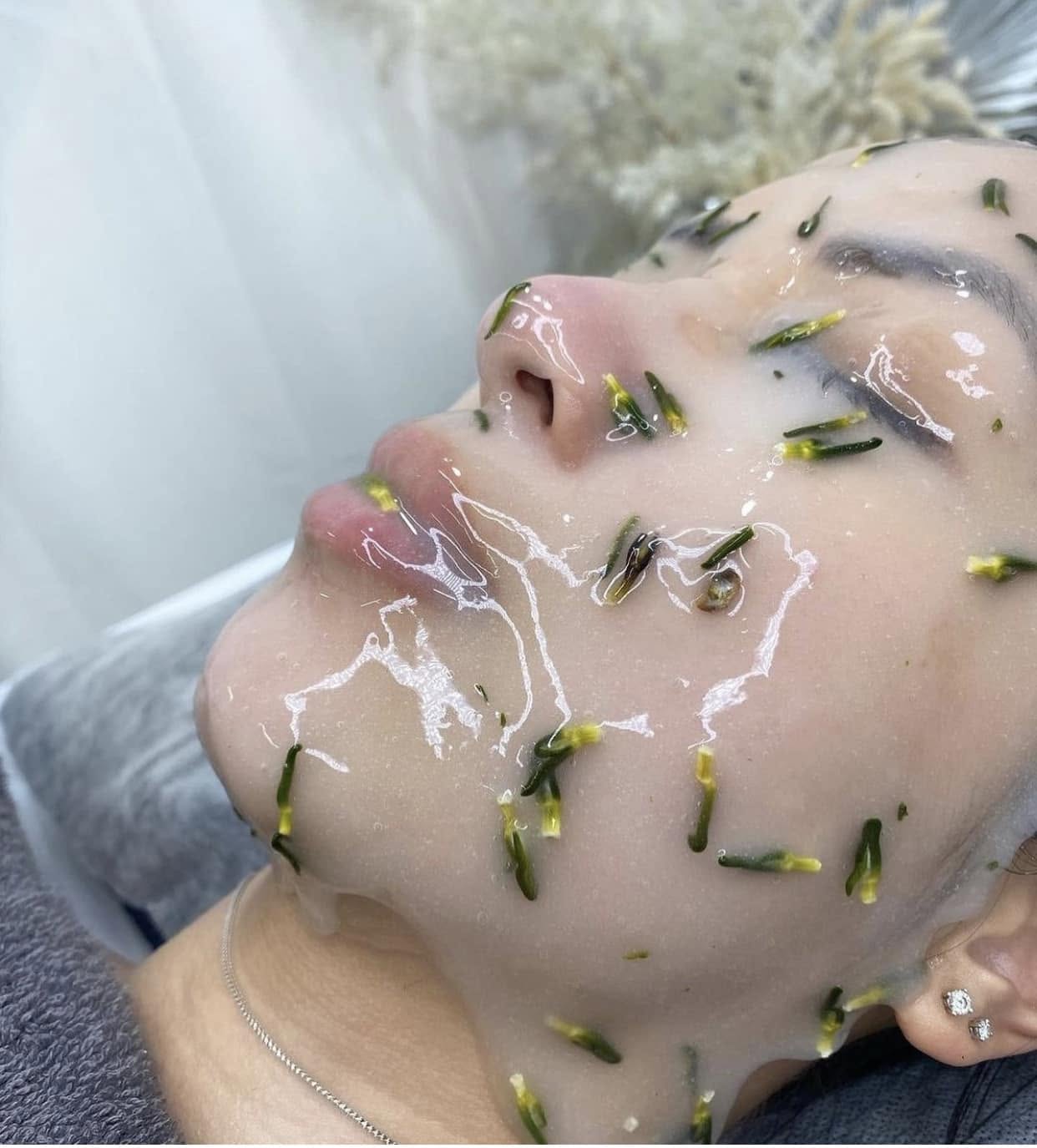SKINSENSE Anti-Aging Hyaluronic Acid Aqua Jelly Mask 500g