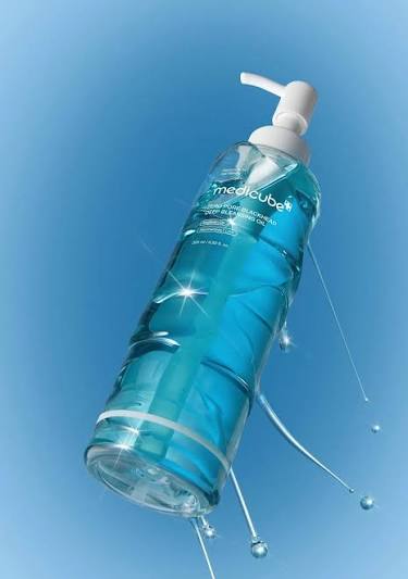 MEDICUBE ZERO PORE BLACKHEAD DEEP CLEANSING OIL 205ML